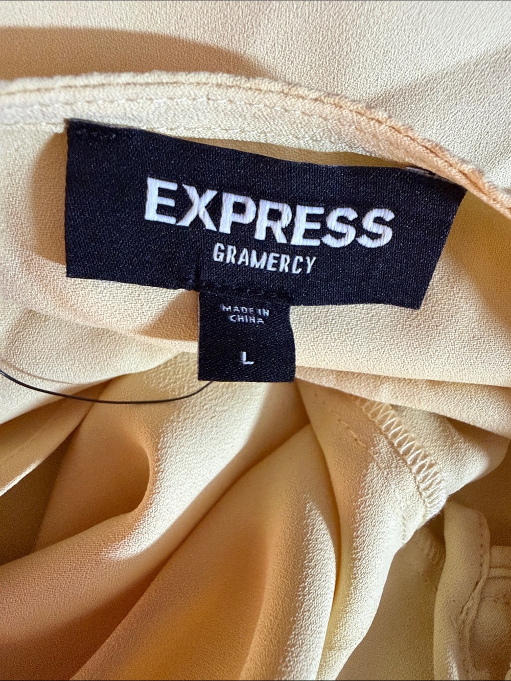 Express Light Yellow V-Neck Women's Top Size L - Picture 2 of 3